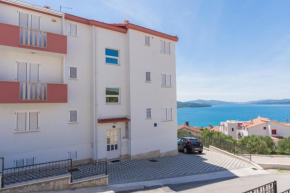  Apartment Ljuba  Трогир